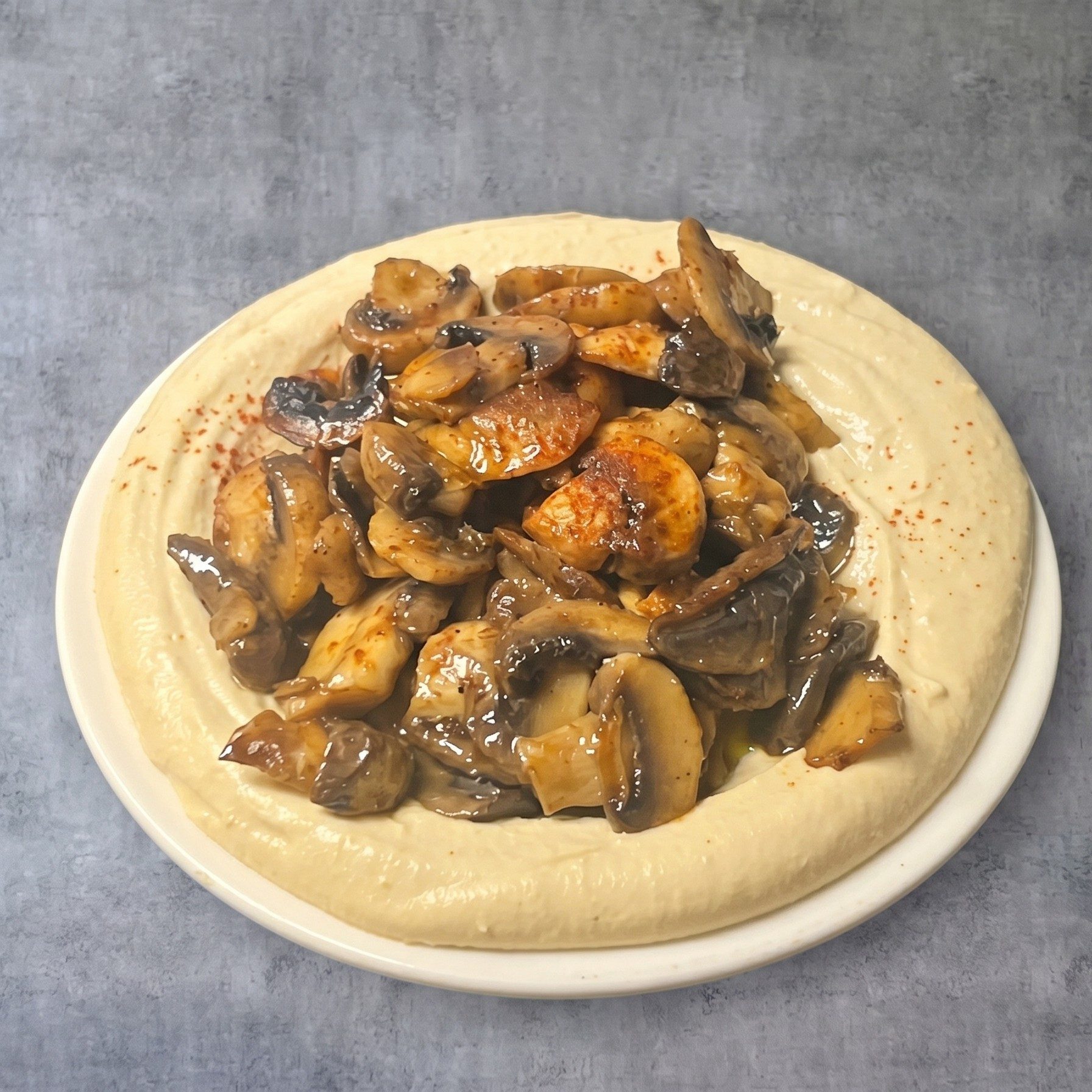 Hummus with Mushrooms.
